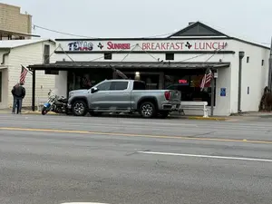 Texas Sunrise Fredericksburg gives you luxury flavor in a completely relaxing setting. You get a cozy welcoming vibe that fits perfectly with the local culture.