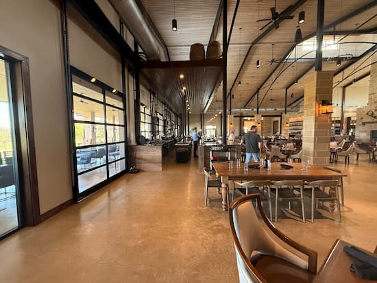 The main Arch Ray bar serving both indoor and patio.