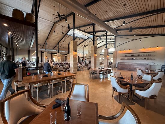 Arch Ray interior bar and restaurant