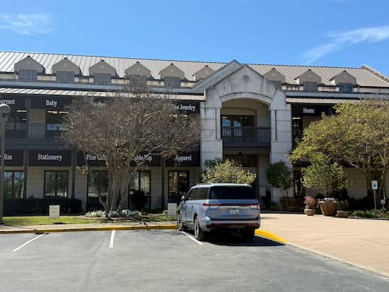 A few shops along the Hill Country Mile