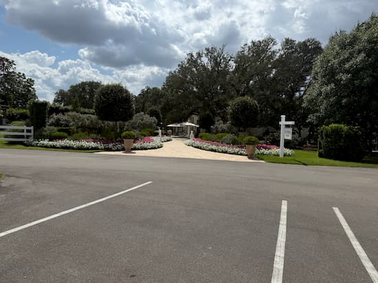 Entrance to Signore Vineyards