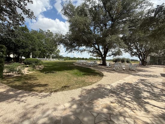 Signor Vineyards courtyard