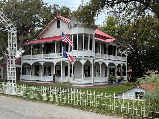 Gruene Mansion Inn.