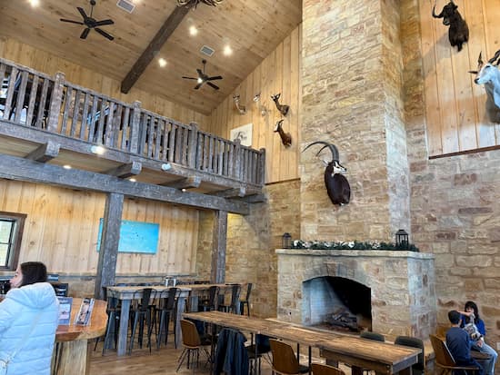 Safari Winery's inviting interior